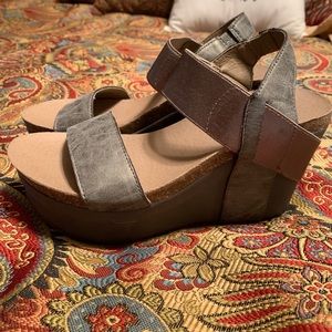 Corkys brand sandals size 6